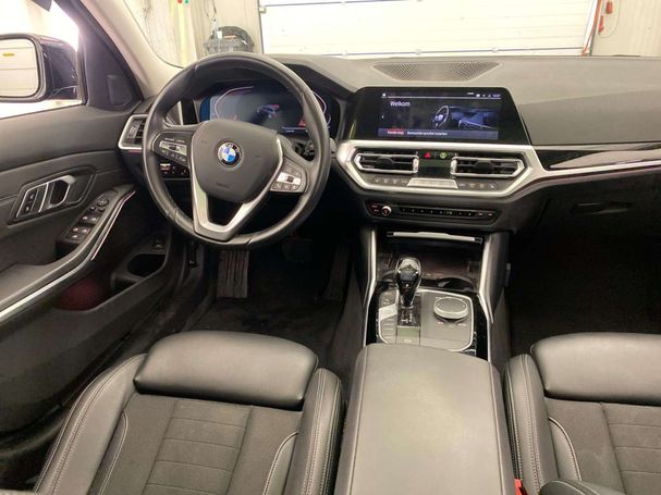 BMW 320i Touring 135 kW image number 4