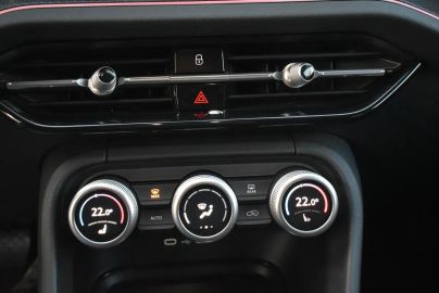 Car image 32