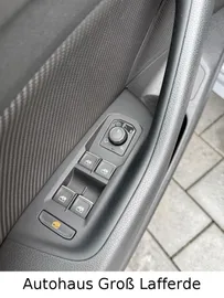 Car image 34