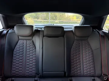 Car image 36