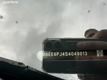 Car image 24