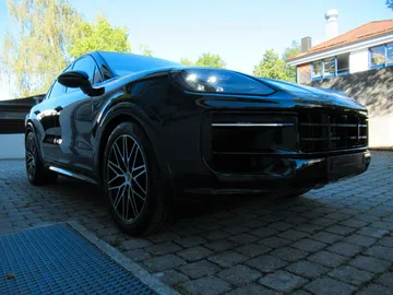 Car image 25