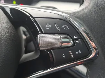 Car image 39