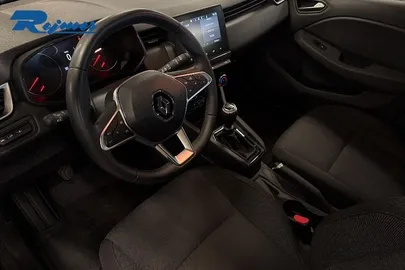 Car image 19