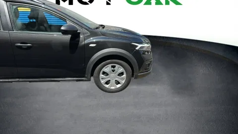 Car image 20