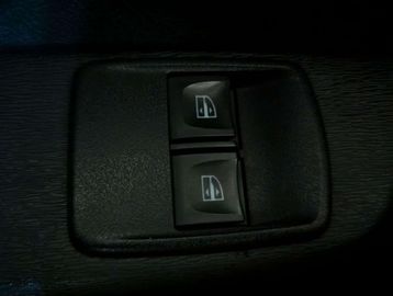 Car image 35