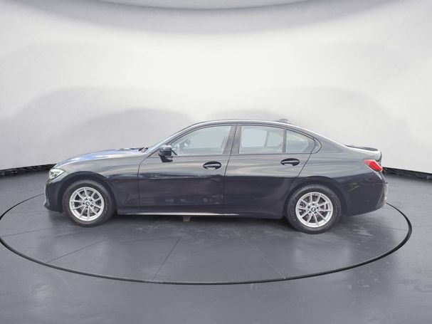 BMW 320i Sport Line 135 kW image number 4