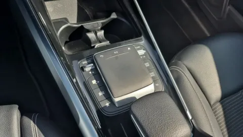 Car image 33