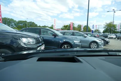 Car image 31