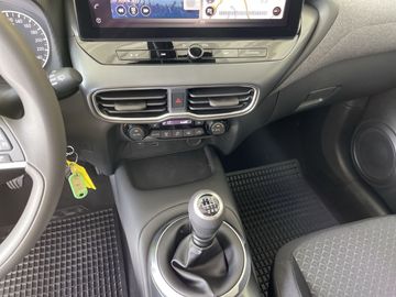 Car image 13