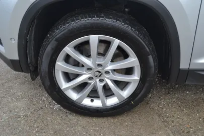 Car image 37