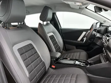 Car image 33