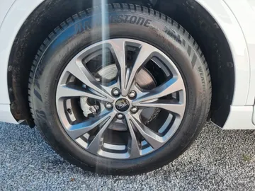 Car image 32