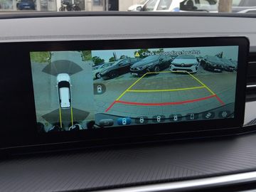 Car image 25
