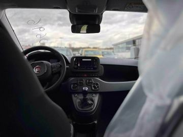 Car image 20