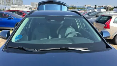 Car image 25