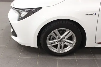 Car image 14