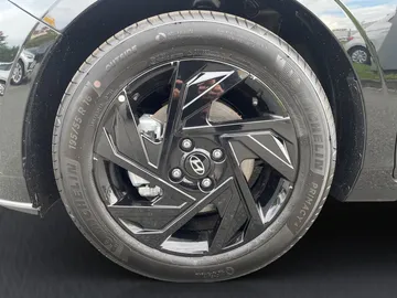 Car image 25