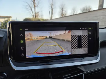 Car image 26