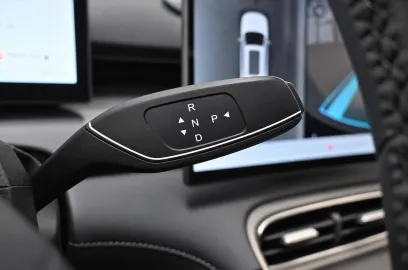 Car image 32