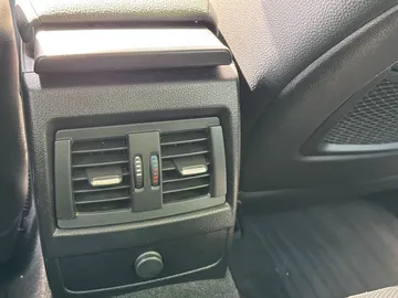 Car image 35
