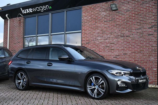 BMW 330 e Touring M Sport 215 kW image number 2