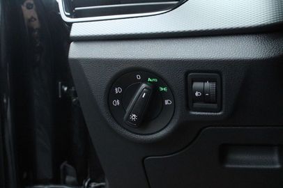 Car image 37