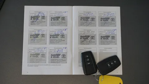 Car image 30
