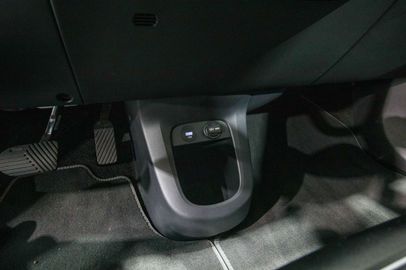 Car image 36