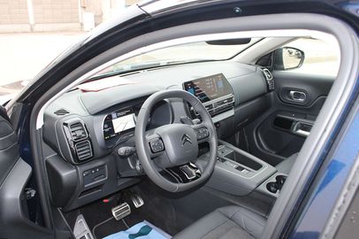 Car image 10