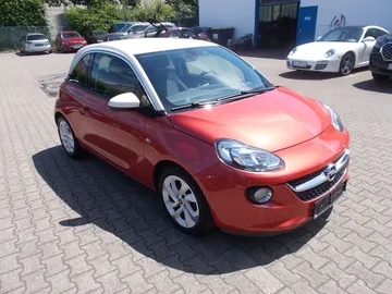 Car image 3