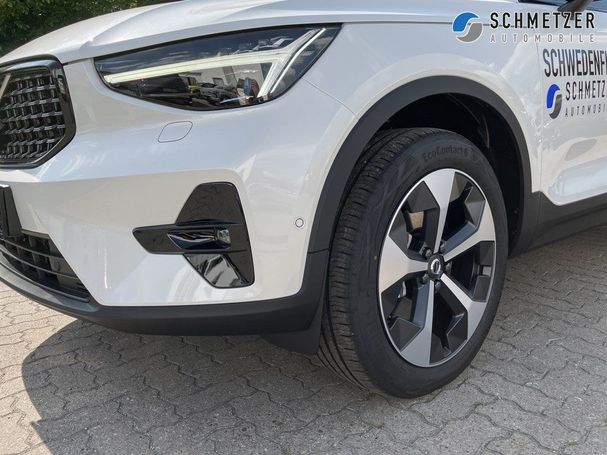 Volvo XC40 Plus Dark B4 145 kW image number 5