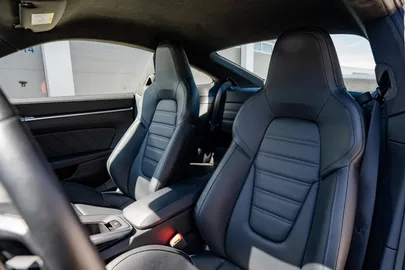 Car image 25