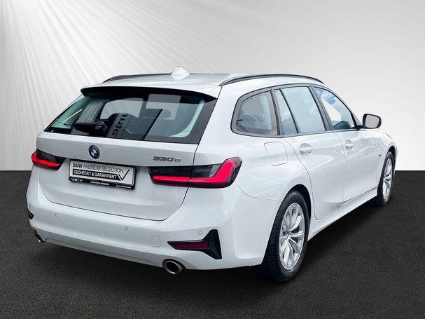 BMW 330 e Touring 215 kW image number 3