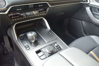 Car image 30