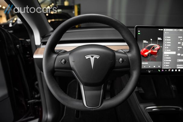 Tesla Model Y Long Range AWD 378 kW image number 14