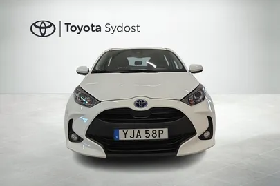 Car image 3