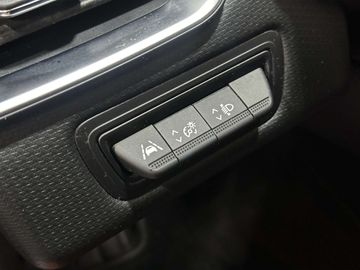 Car image 32