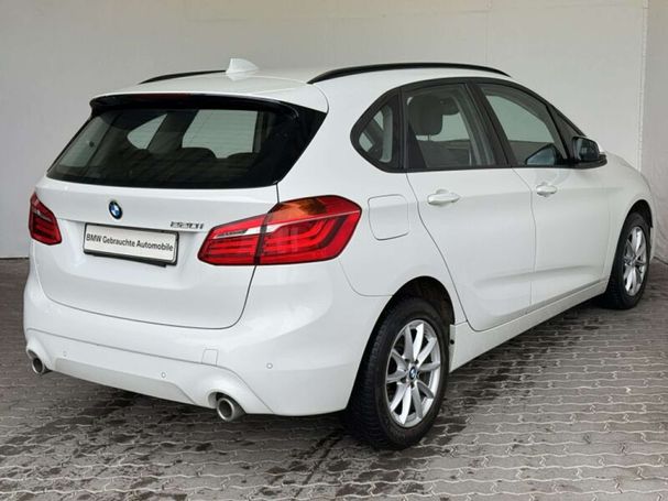 BMW 220i Active Tourer Advantage 141 kW image number 3