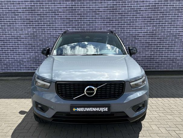 Volvo XC40 Recharge R T4 Design 155 kW image number 2