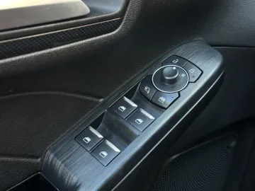 Car image 41