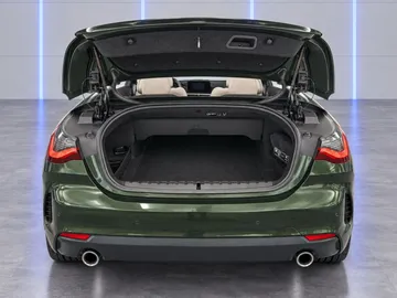 Car image 32