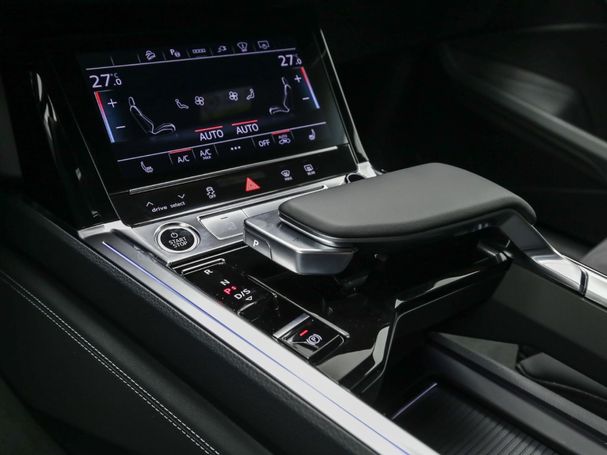 Audi Q8 50 e-tron S-line 250 kW image number 18