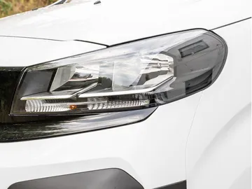 Car image 30