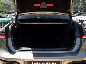 Car image 35