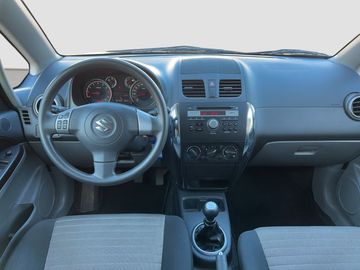 Car image 13