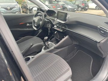 Car image 11