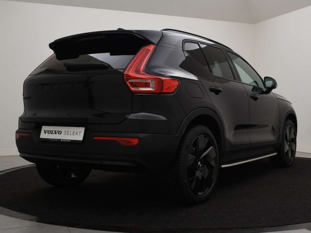 Volvo XC40 B4 Black Edition 145 kW image number 4