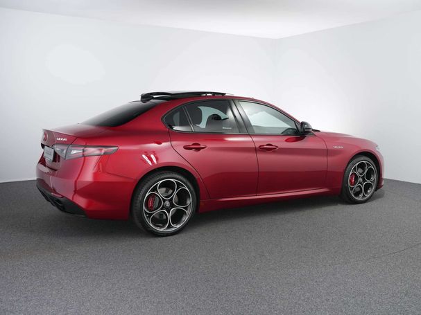 Alfa Romeo Giulia 2.0 Veloce 206 kW image number 2