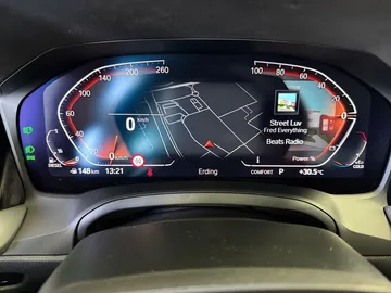 Car image 27
